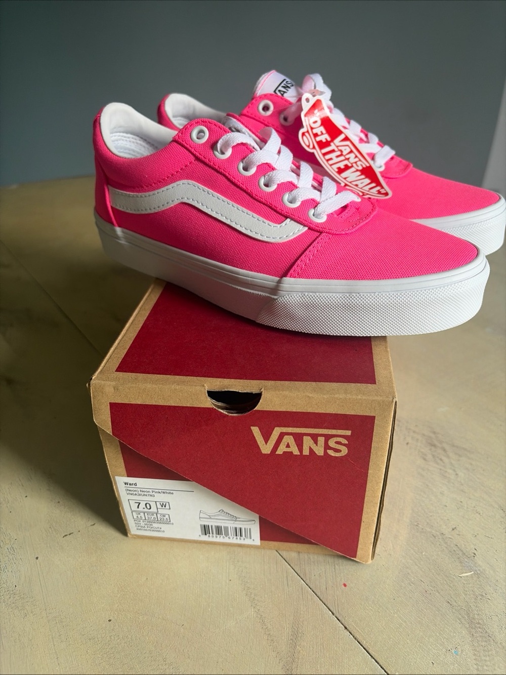 VANS Old Skool Pink/White Canvas Low Top Lace-Up Sneakers Women’s US Size 7 NWT - Picture 3 of 10